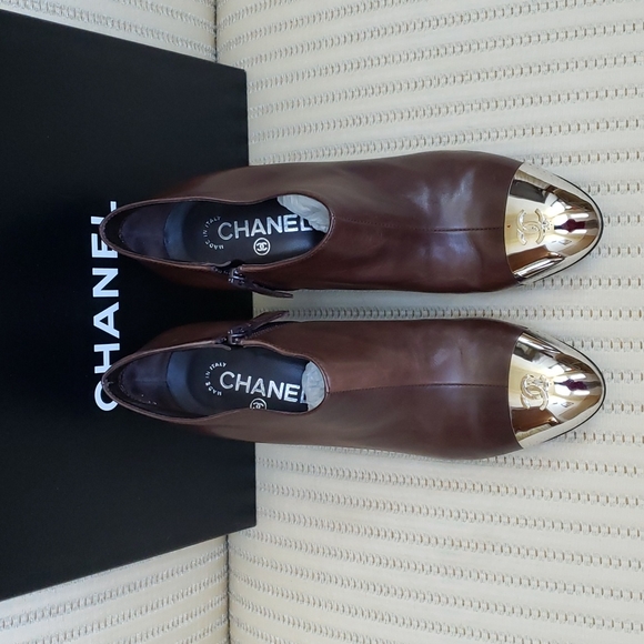 Chanel CC Logo Leather Boots - Picture 2 of 11